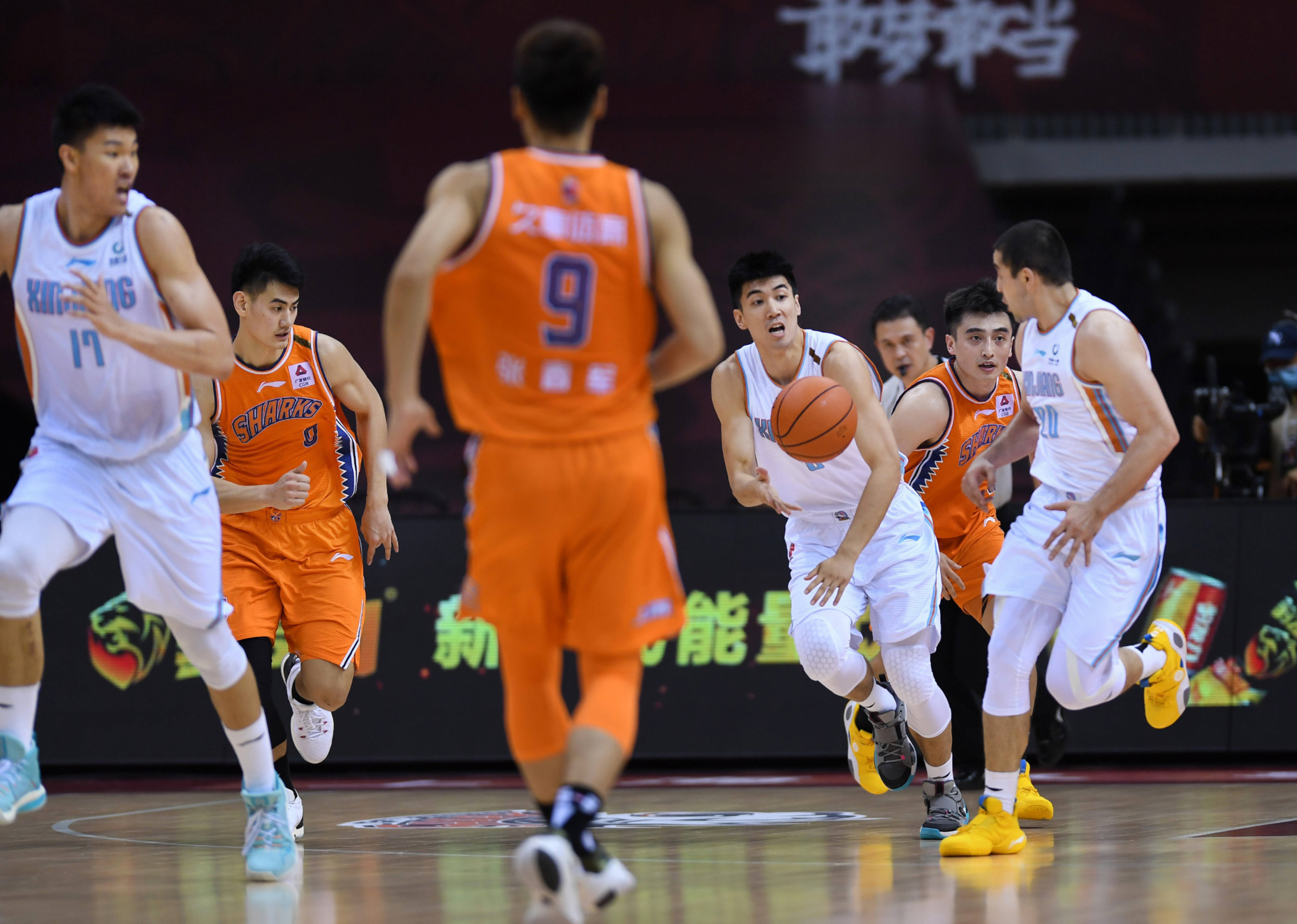 mk体育-包含巴塞罗那围绕CBA季后赛外线爆发关键时刻新疆广汇调整名单以备CBA常规赛，连对手都承认：今夜休斯敦火箭备战欧联的词条